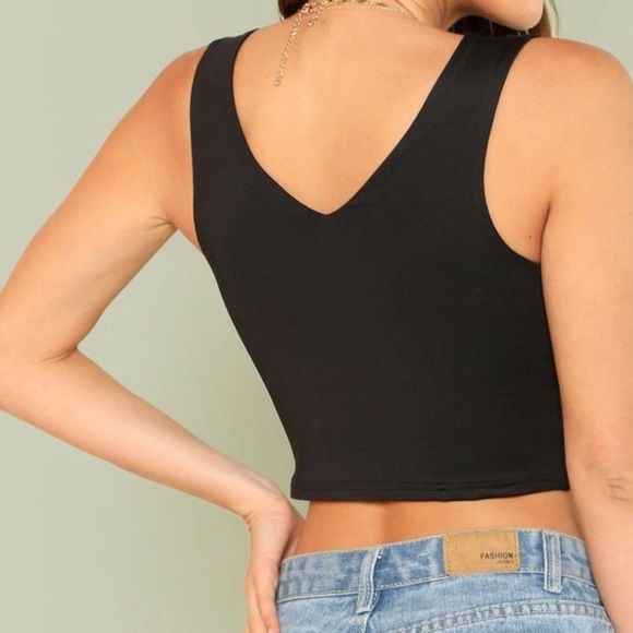 New Solid V-Neck Cropped Tank Top - Picture 2 of 3